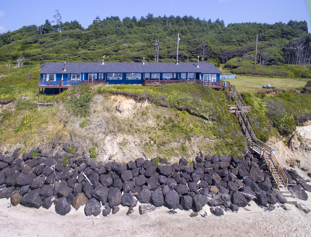 Moolack Shores Inn