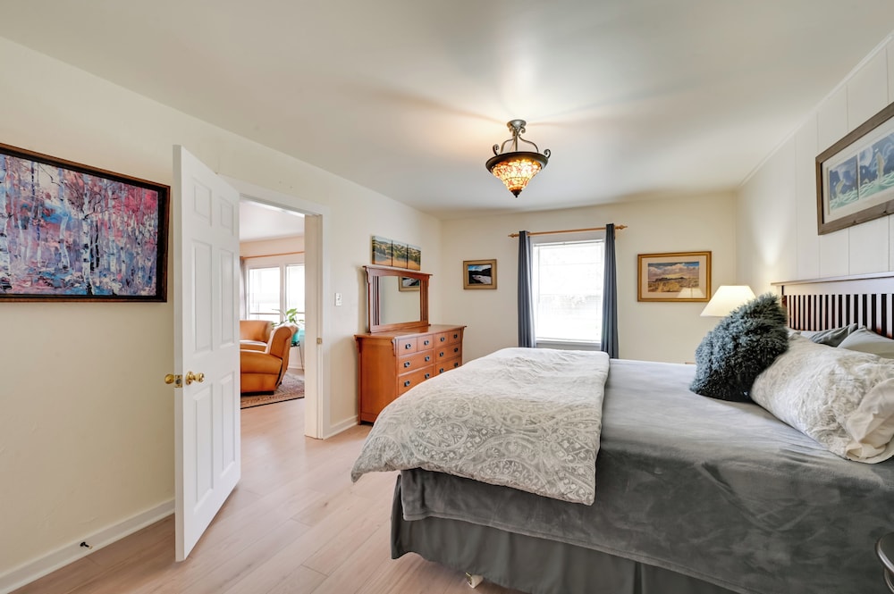 2 Mi to Fly Fishing: Bbq-ready Corvallis Apartment