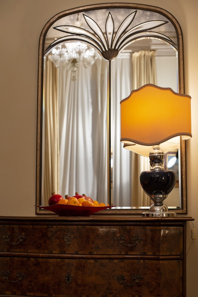B&B Gran Suite Piazza Maggiore view 4