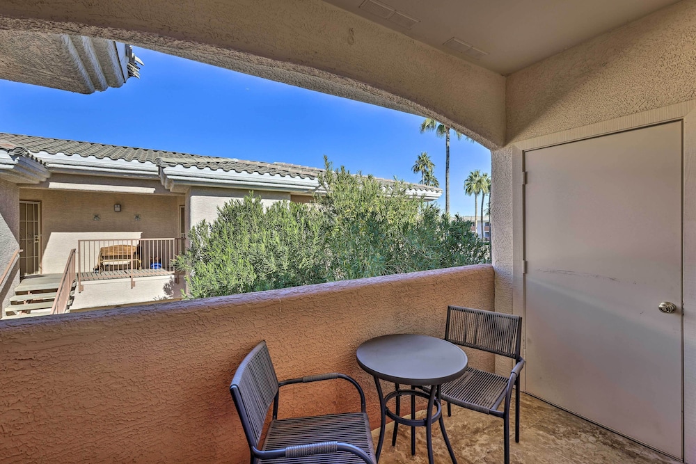 Dog-friendly Condo w/ Pool & Hot Tub in Phoenix view 3