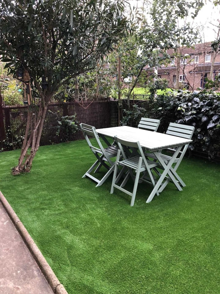 Lovely 2 Bedroom Apartment With Garden, South Bank Westminster