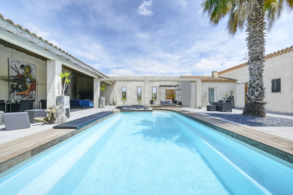 Mas Sainte Marie - Private Hot Tub Suites photo 2