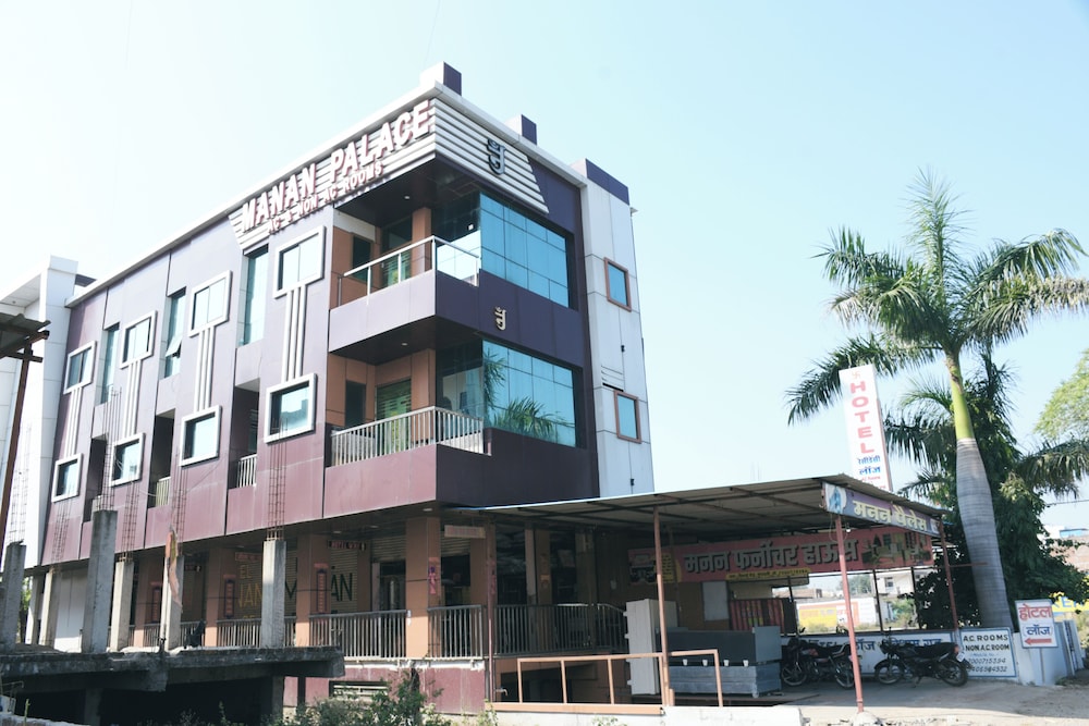 Manan Palace