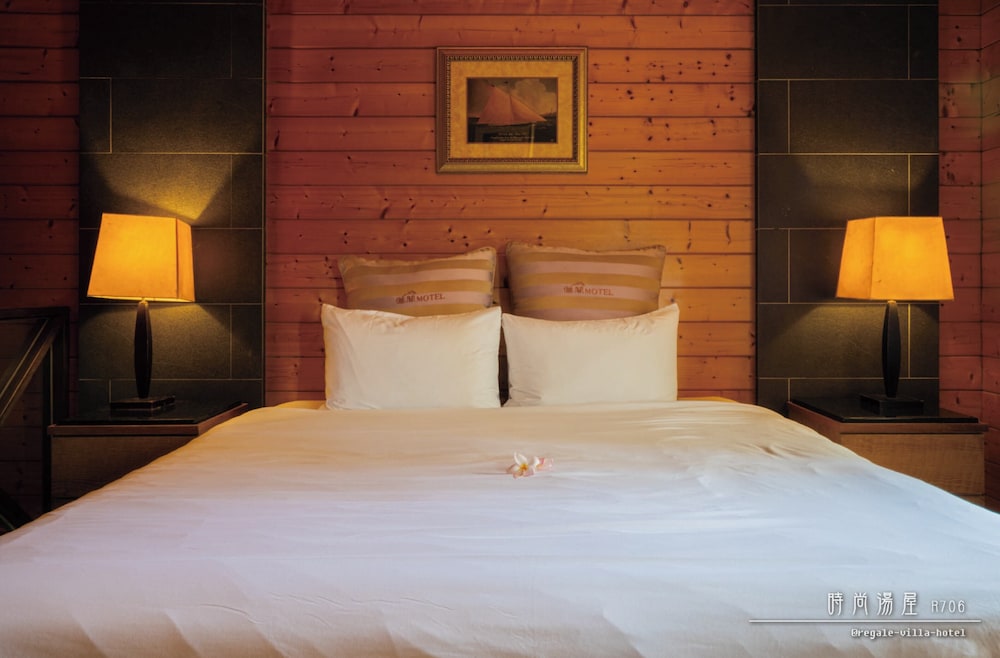 Regale Villa Hotel