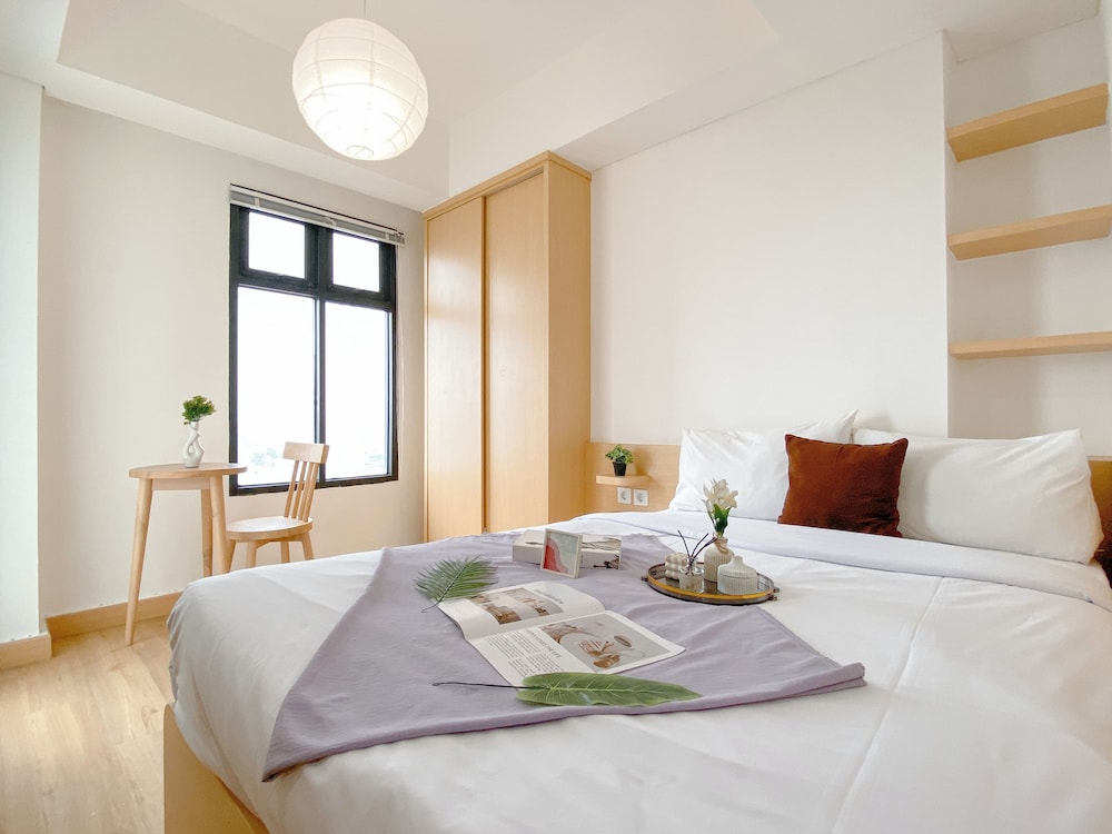 Wooden Accent Studio Apartment At Pollux Chadstone
