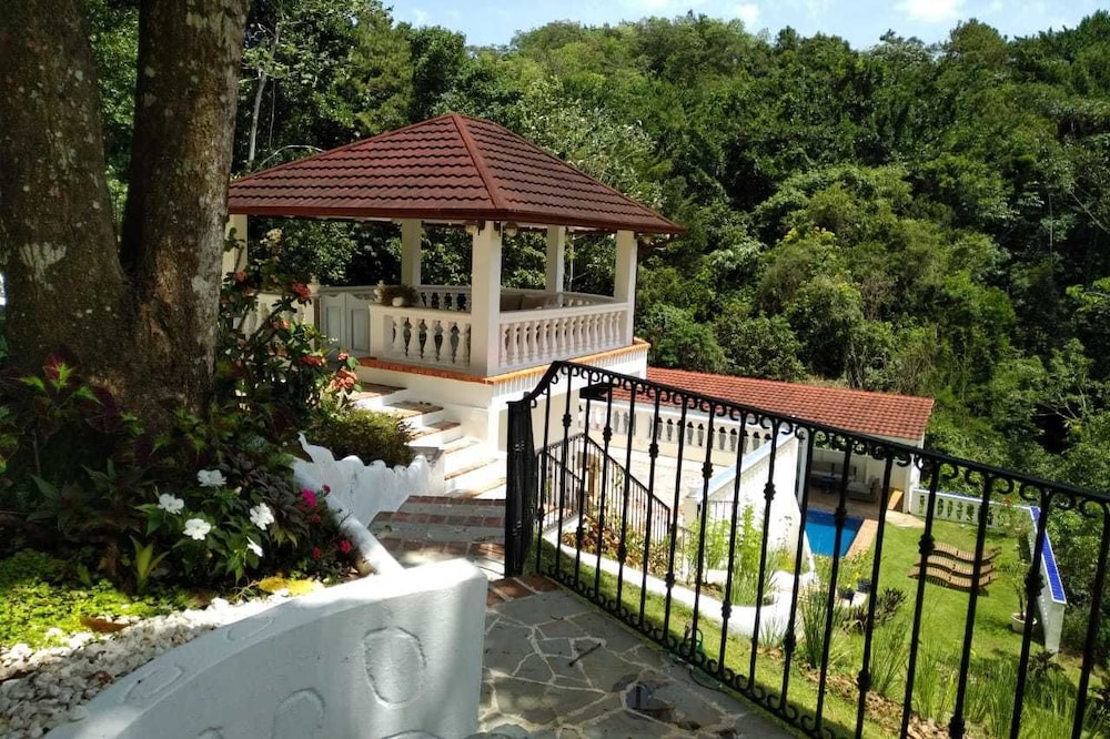 Villa Celeste Estate