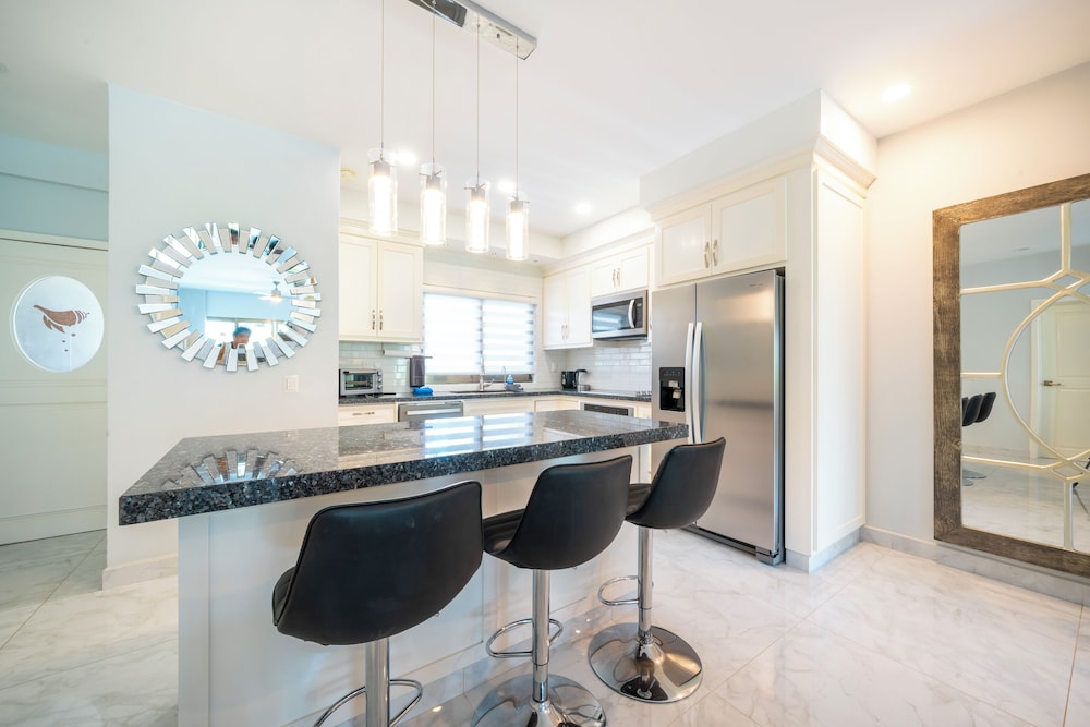 Luxury 2BR Condo with Pool - Paseo del Sol Playacar