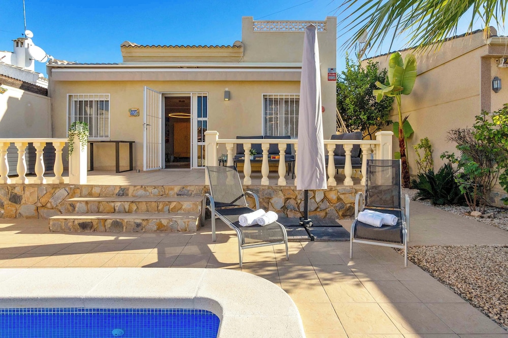 Beautiful and Cozy Villa With Private Pool in Urb, San Luis, El Chaparral, Torre