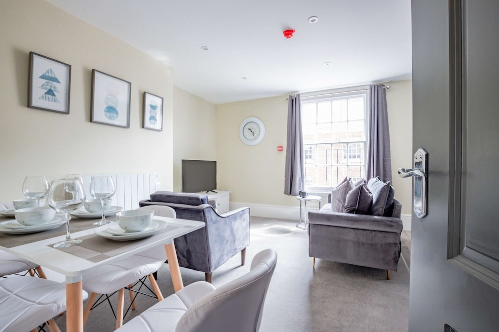 Host Stay Shaw Street Suite