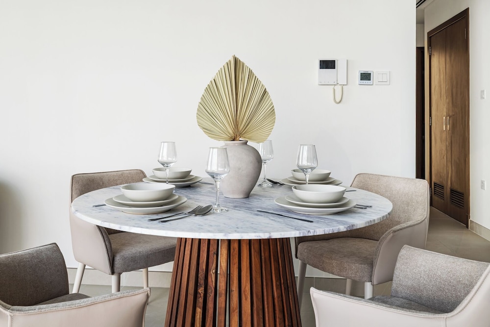2BR Apartment Near Downtown Dubai Mall