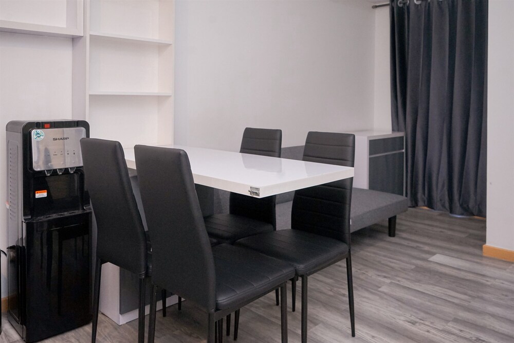 Comfy And Simple 2Br Apartment At M-Town Residence