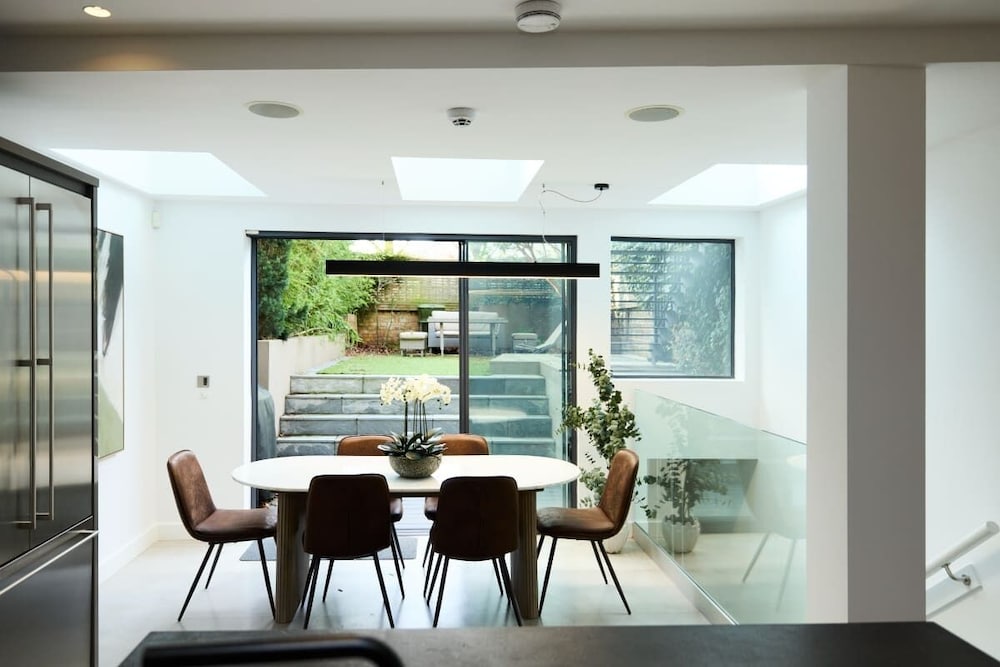 The Hamilton Gardens Hideaway - Modern 4bdr Home With Garden