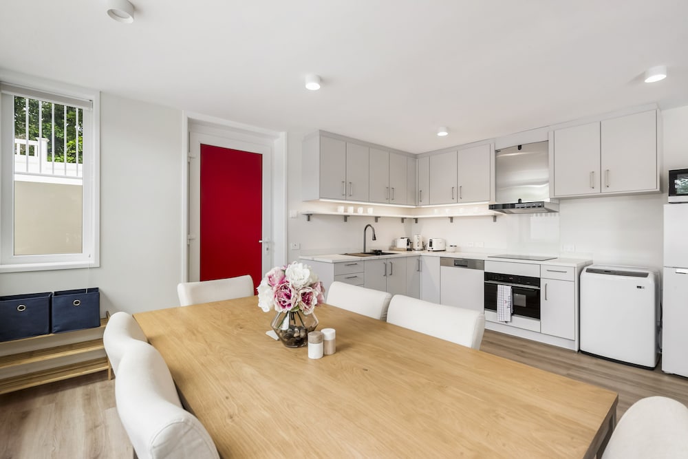 Brand New Retreat  Halfmoon Bay-Netflix view 5