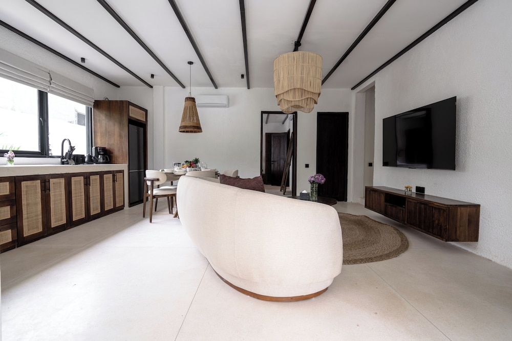 Sacred Jungle by EVDEkimi Ubud – Modern Villas and Apartments with Kitchens, Pools, & Personalized Concierge Service