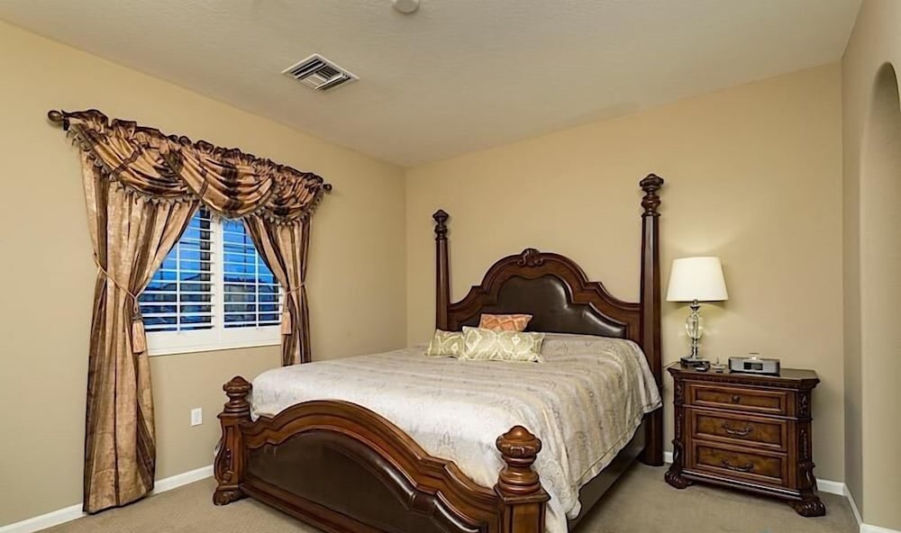 Hot Spot at Desert Ridge By Signature Vacation R