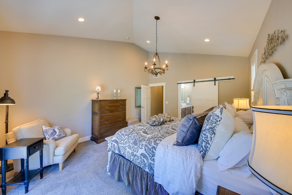 Sandpoint Vacations - Modern Sandpoint Home w/ Lake Pend Oreille View! - Property Image 23