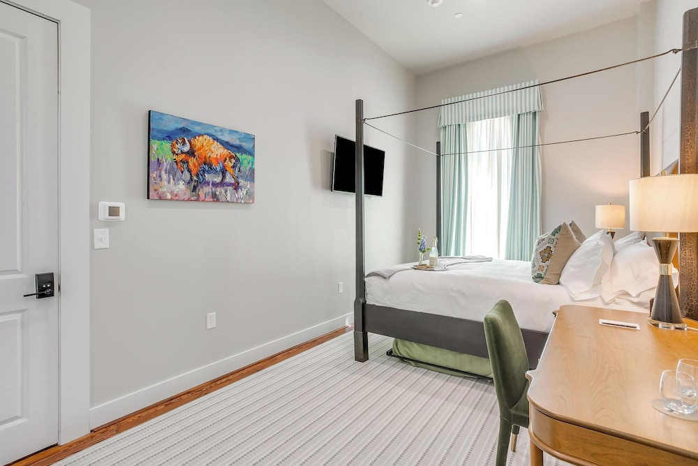 Nutt House Hotel