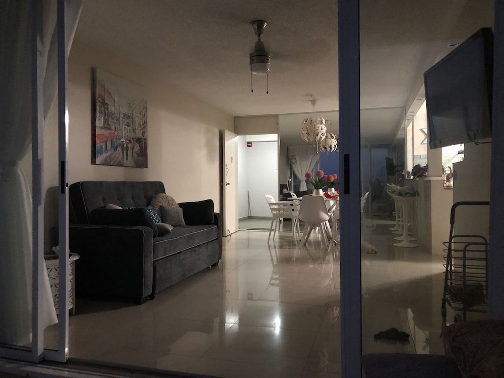 Ocean View Gorgeous 1 Bedroom Apt