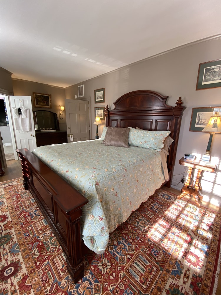 Inn at 605 view 3