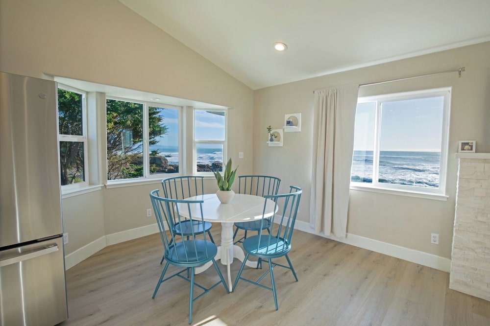 Black Sands Inn view 4