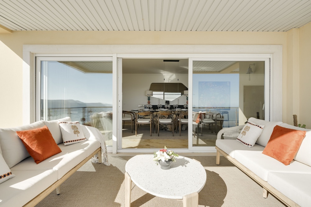 Coastline Arrabida Villa by Cadenzalux