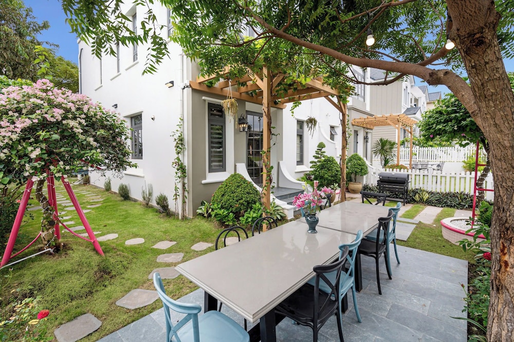 SURI VILLA
