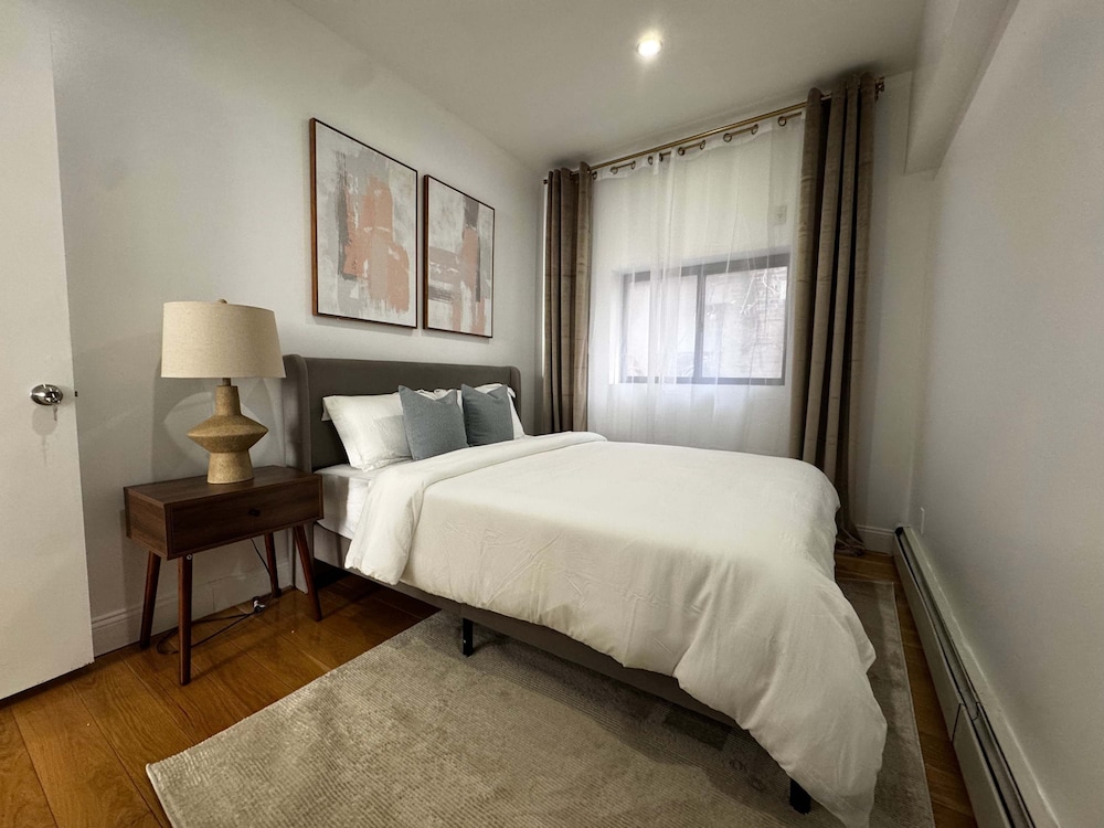 Spacious Brand new Fully Furnished 2-bedroom in Prime Murray Hill Move-in Ready