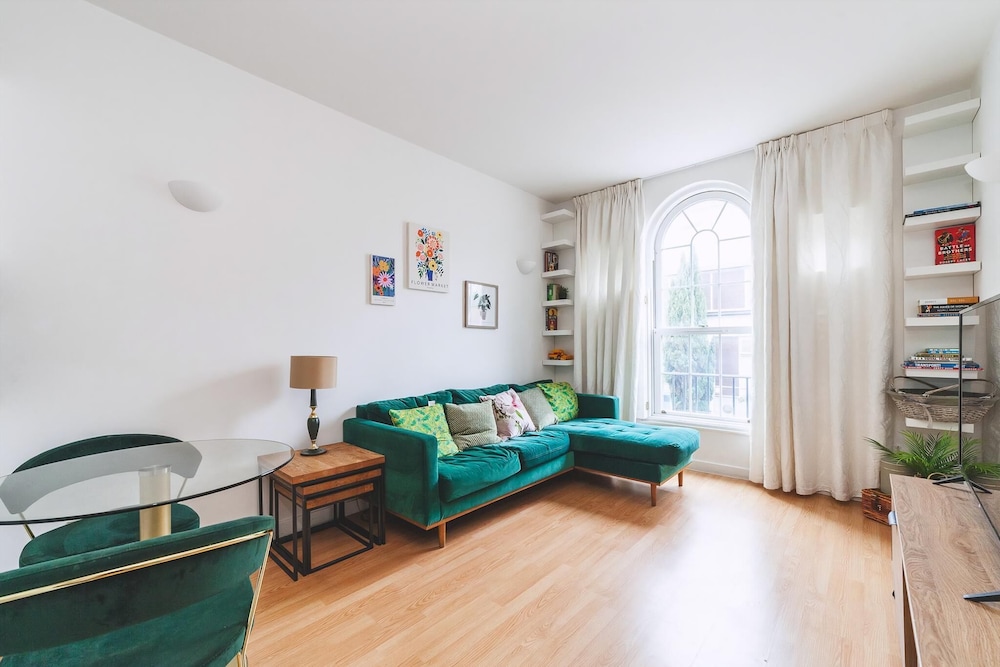 Rotherhithe Riverside Flat