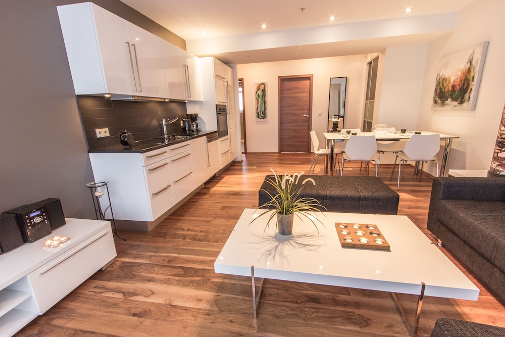 Hotel Draumholl Apartments - Image 1