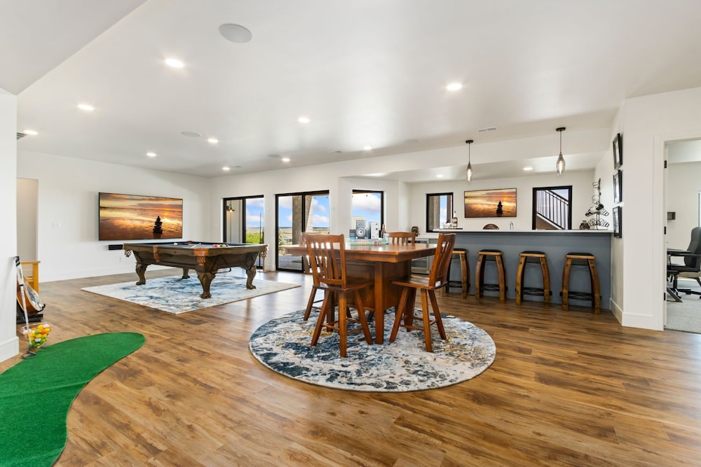 Bridle Ridge Retreat Modern Comfort, Open Views