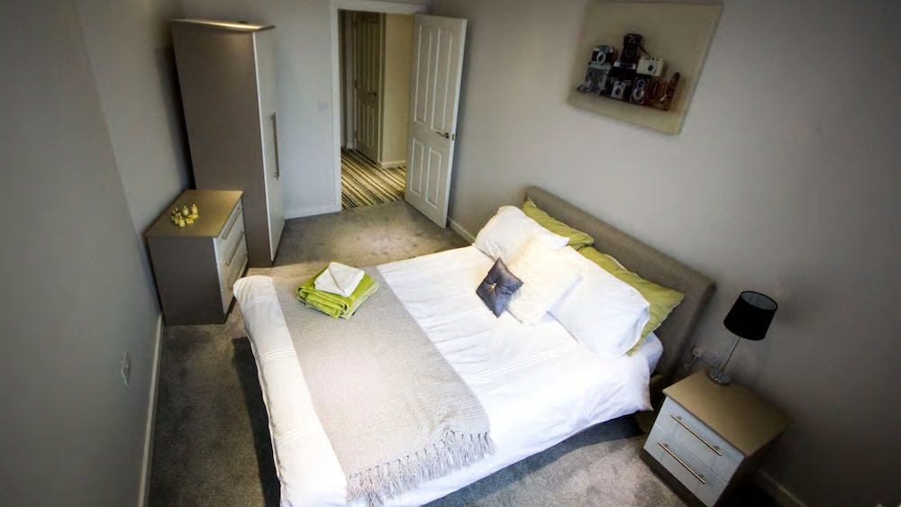 Stayzo Self Catering Accommodation 3 -bradford UK