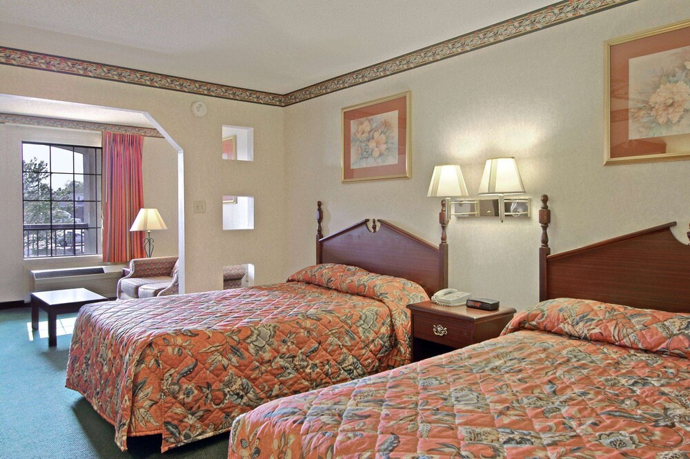 Days Inn Suites by Wyndham Fort Valley - Property Image 35