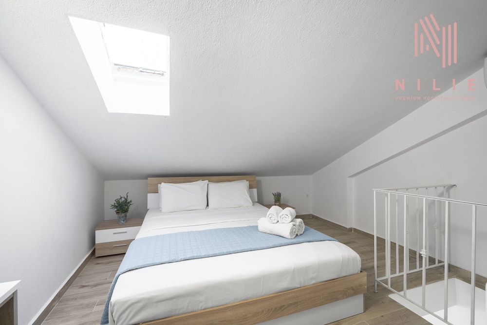 Azur Residences, Nilie Hospitality MGMT
