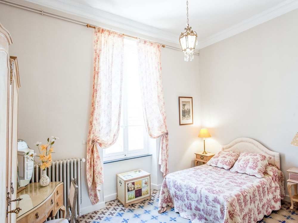 Elegant Holiday Home Near the Canal du Midi view 3