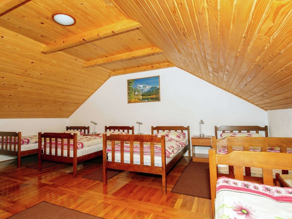 Cottage in Lovinac Near Paklenica Park view 4