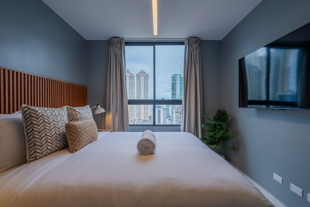 w Majestic 1BR w Beautiful View in Calle 50