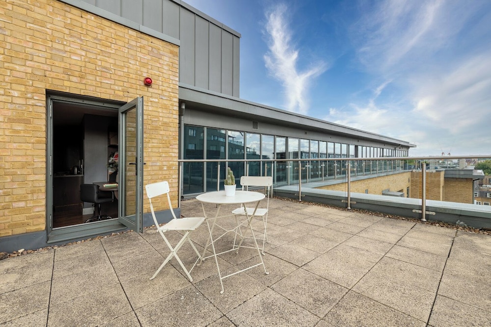 Student Only Dashwood Studios