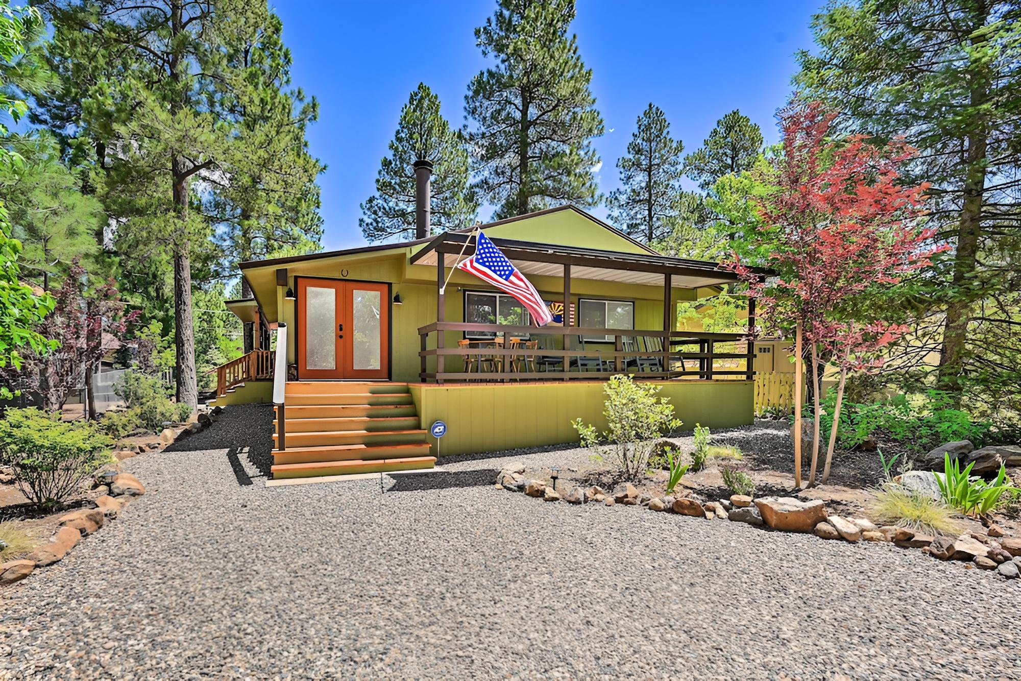 Dog-friendly Munds Park Cabin w/ Deck! view 2