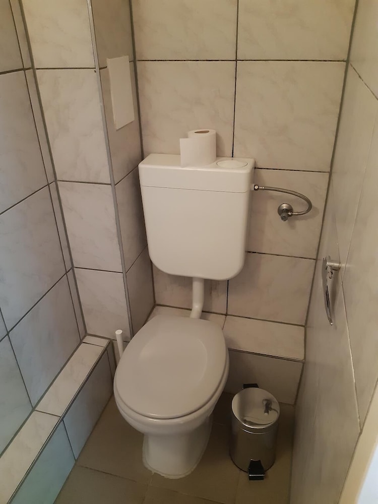 2-Rent Group Hostel Rooms&Apartments TUB19A