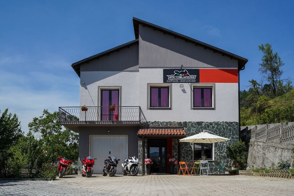Italian Piston House photo 1
