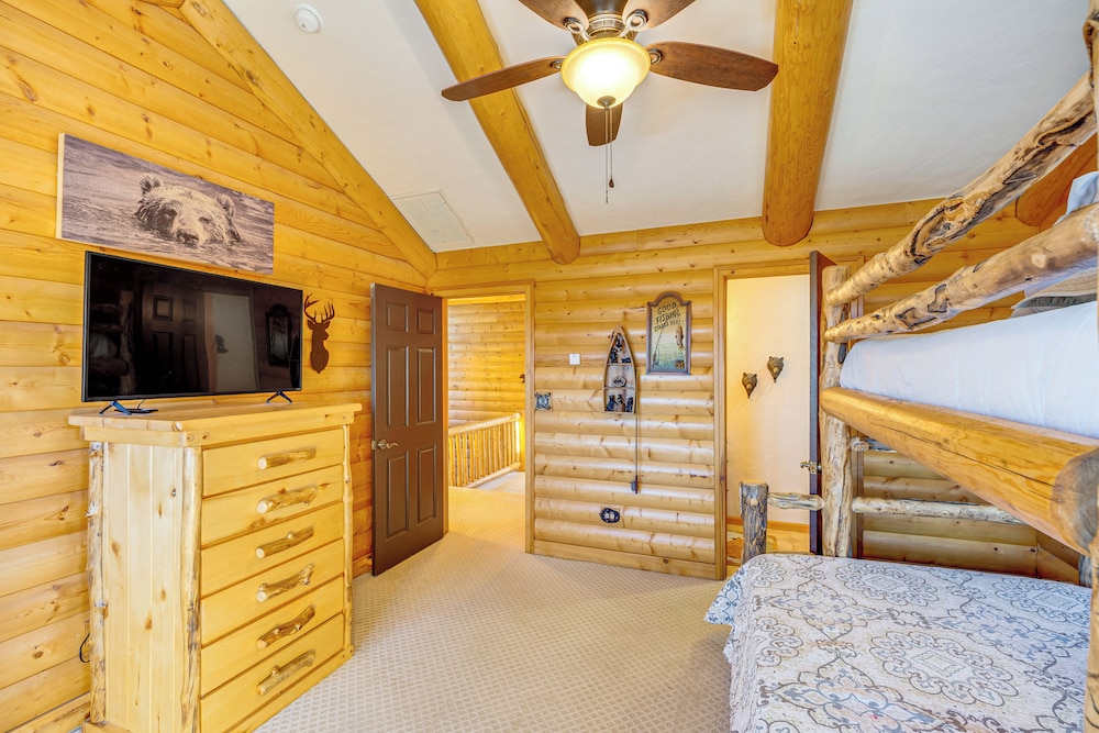 Private Fishing Pond: Mtn-view Home in Florissant!