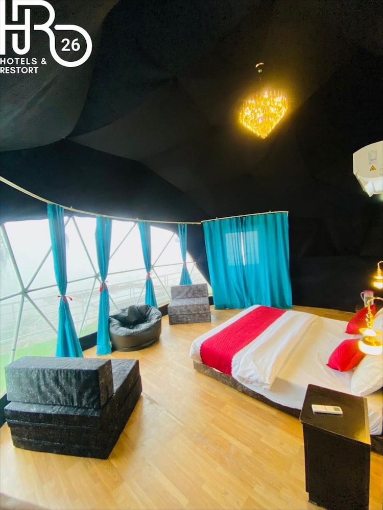 HR 26 Hotels & Resorts