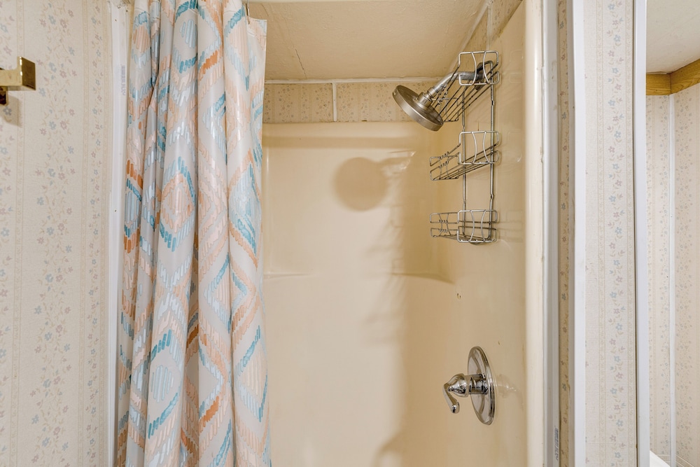 No Pet Fee! Peaceful Escape at Towner Properties