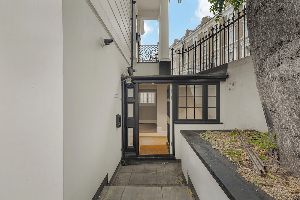 Collingham Road - 1 Bedroom Apartment III