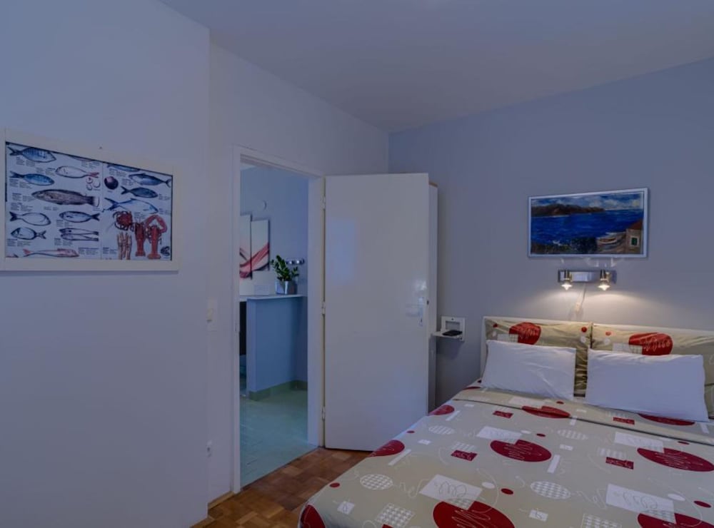 Sunset Tides Apartments With Terrace and Sea View