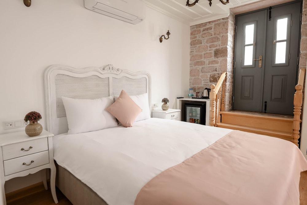 Ali Baris Pansiyon Cunda - Image 11