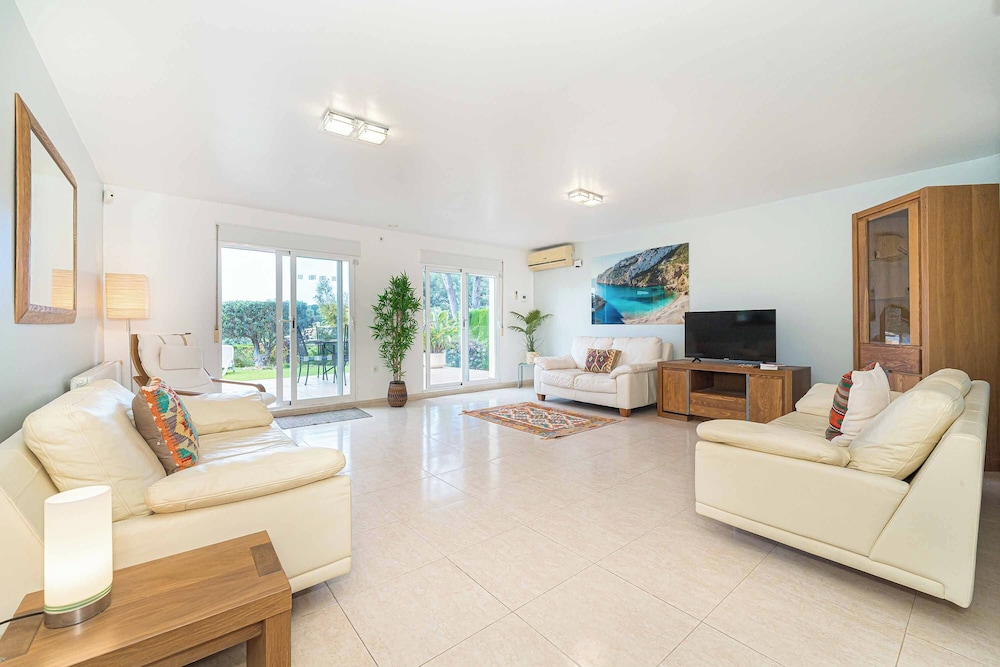 Villa Montgo View