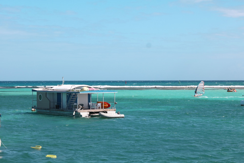 Aqua Lodge