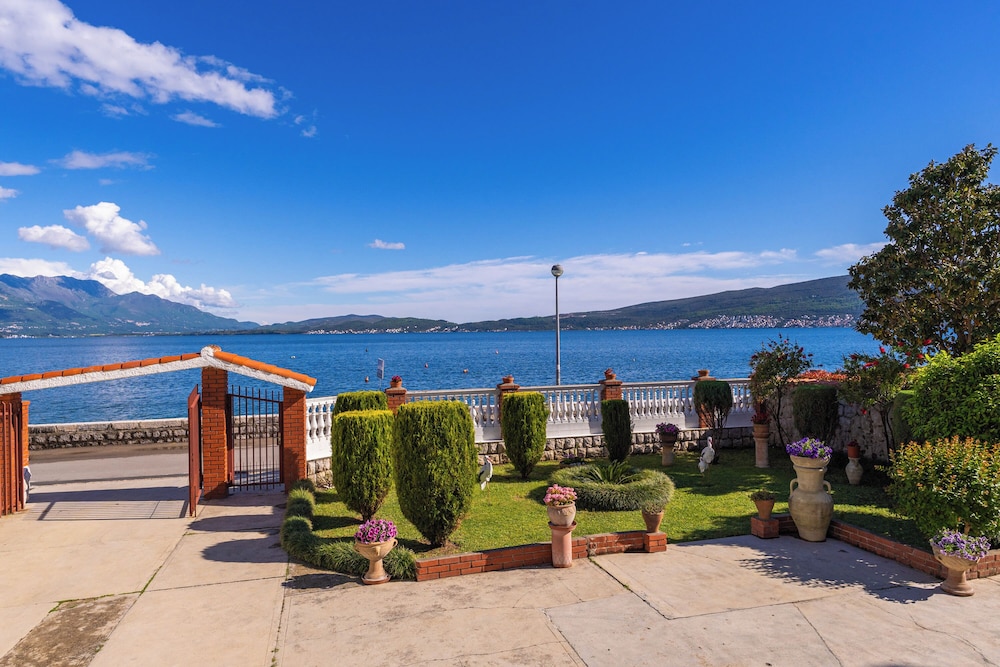 Seafront Haven Darka