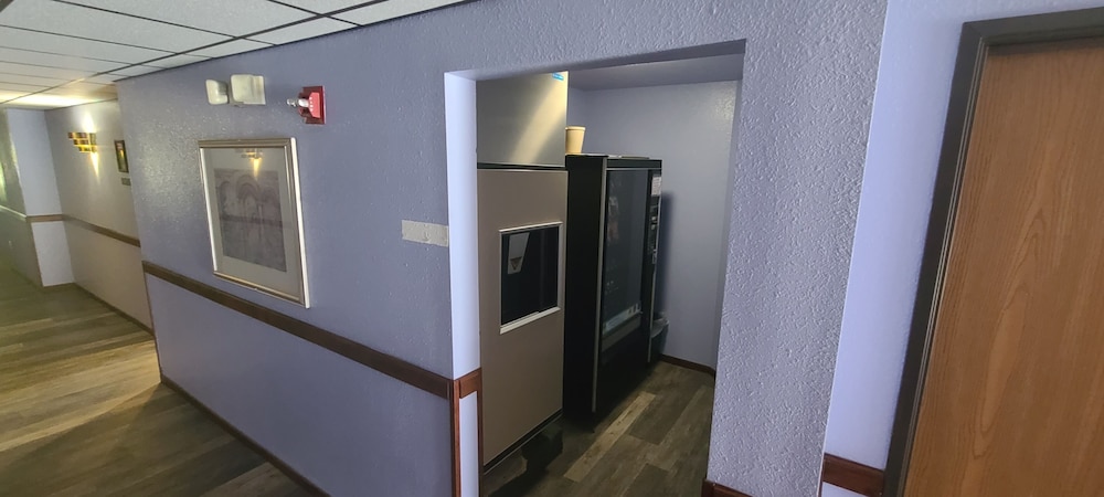 Plymouth Suites Hotel